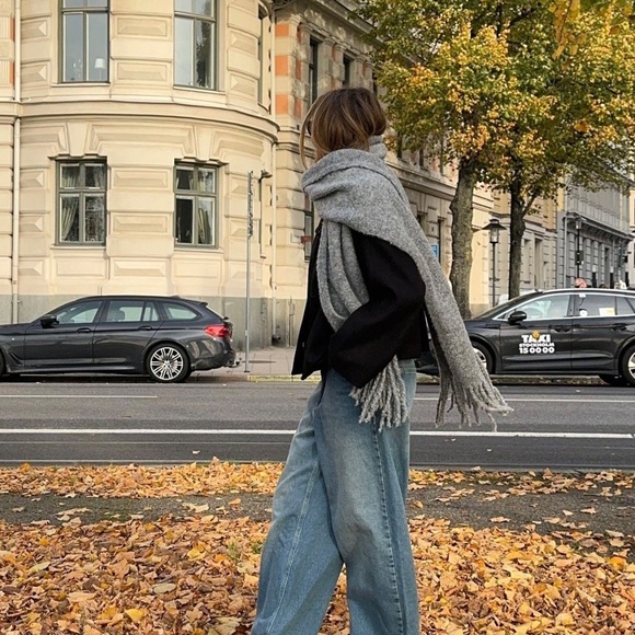 Loro Piana Womens 100% Cashmere Large "Unita" Scarf light grey - Picture 9 of 9